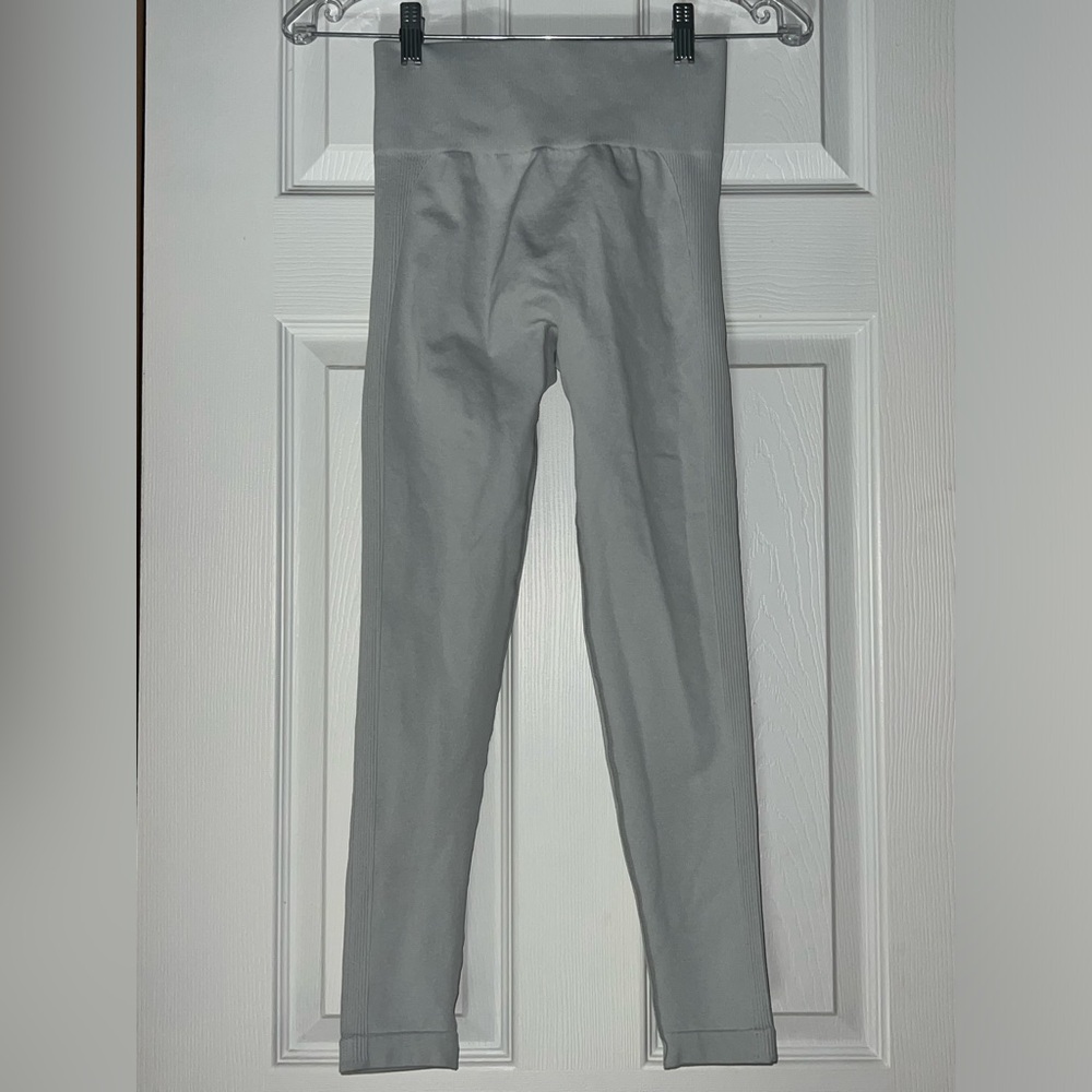 Light Grey Scrunch Leggings - S